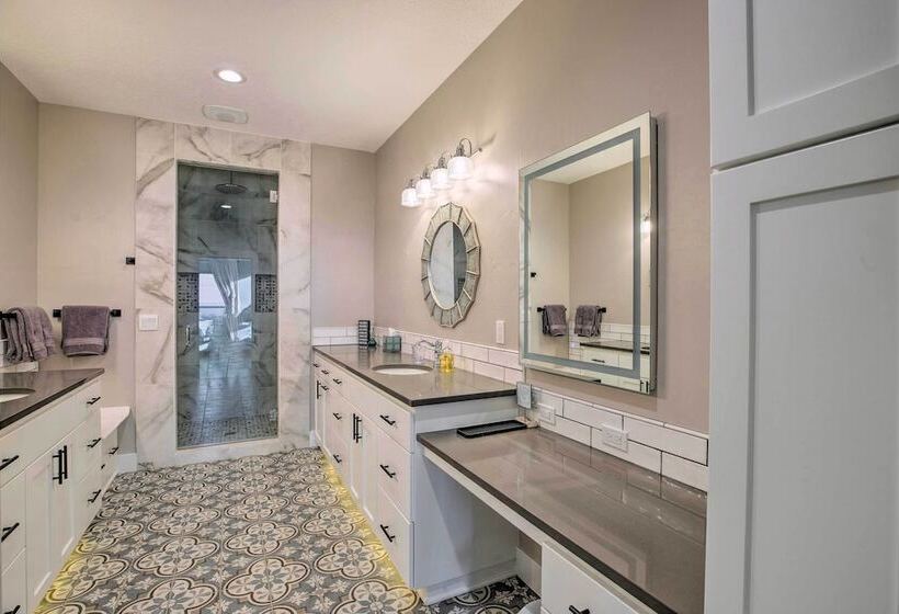 Cozy Depoe Bay Home < 1 Mi To Pirate Cove!