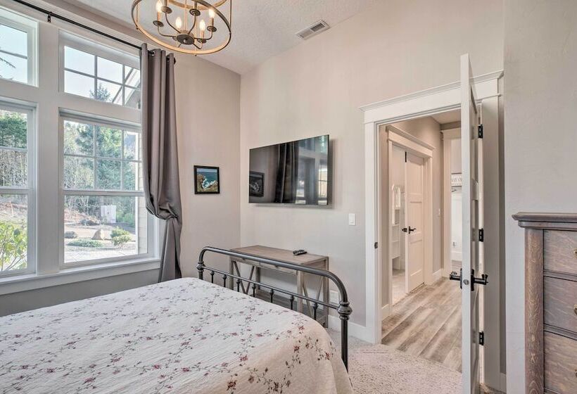 Cozy Depoe Bay Home < 1 Mi To Pirate Cove!