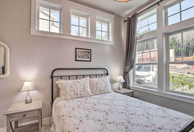 Cozy Depoe Bay Home < 1 Mi To Pirate Cove!