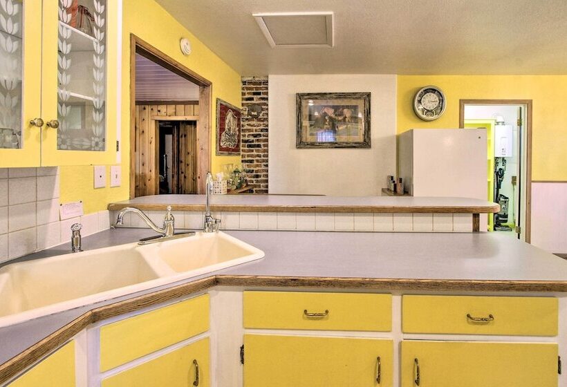Cozy Home W/ Hot Tub: Half Mi To Salmon River!