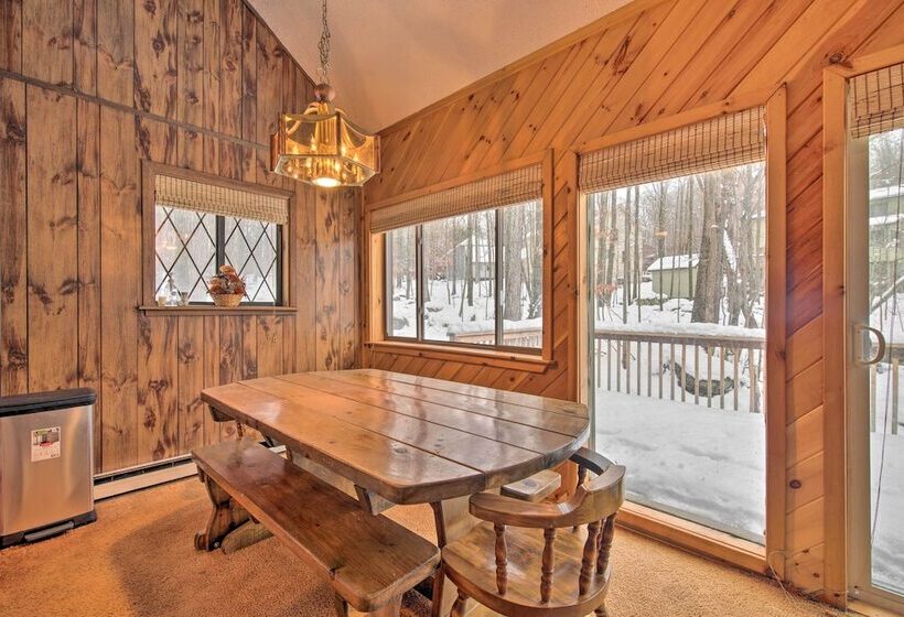 Cozy Lake Ariel Home W/ Community Amenities!