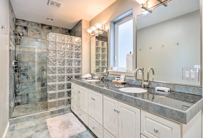 Crystal Bay Home W/ Fireplace Near Ski Resorts