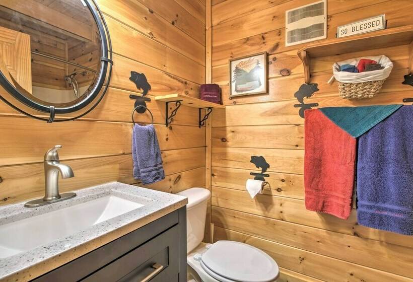 Cubbies Cabin  W/ Hot Tub ~ 7 Mi To Dollywood!