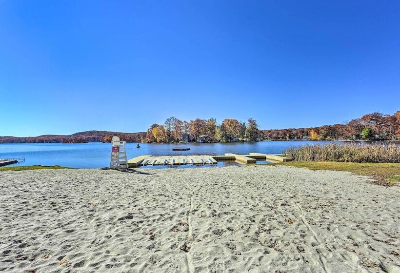 Delightful Home W/ Fire Pit, Walk To Lake!