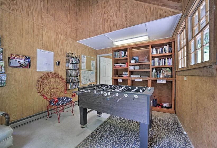 Enchanting Bryson City Cottage W/ Mtn Views!