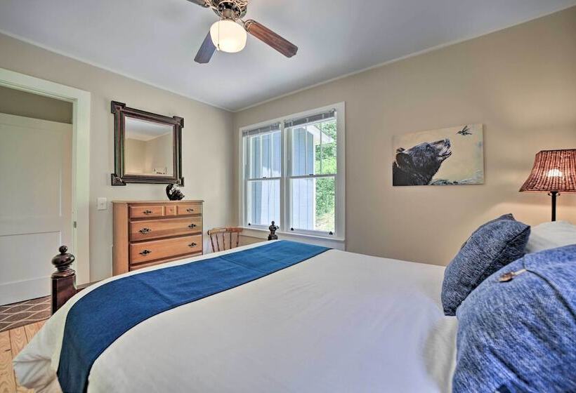 Enchanting Bryson City Cottage W/ Mtn Views!