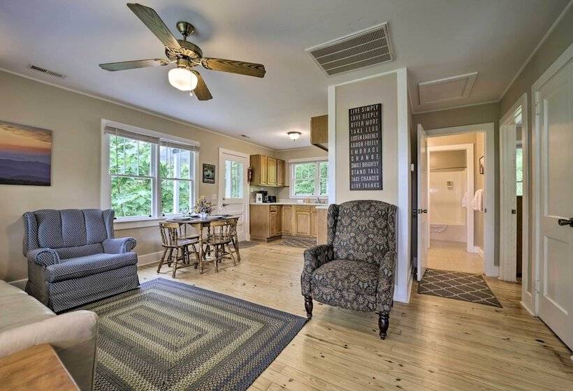 Enchanting Bryson City Cottage W/ Mtn Views!