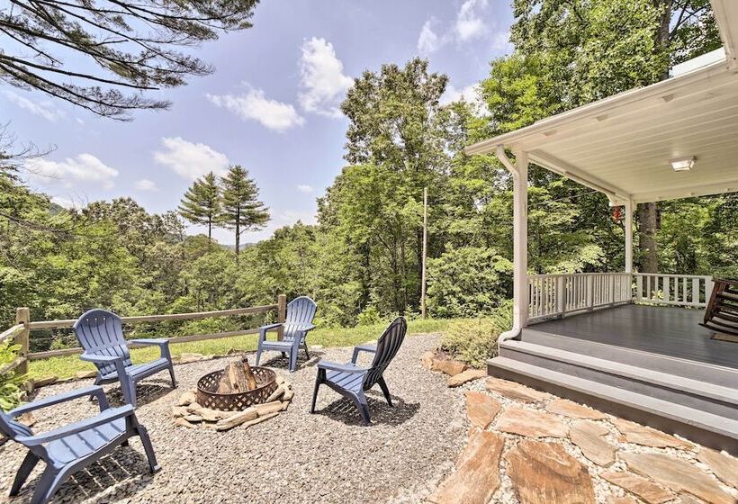 Enchanting Bryson City Cottage W/ Mtn Views!