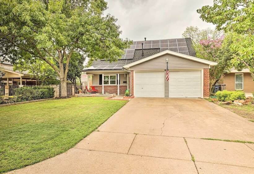 Fort Worth Retreat W/ Fenced Yard & Fire Pit!