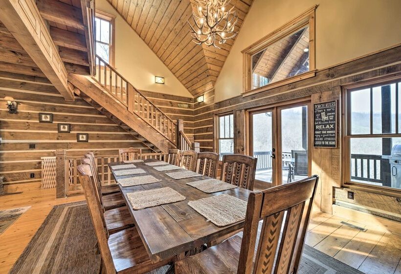 Franklin Cabin W/ Hot Tub + Pool Table!