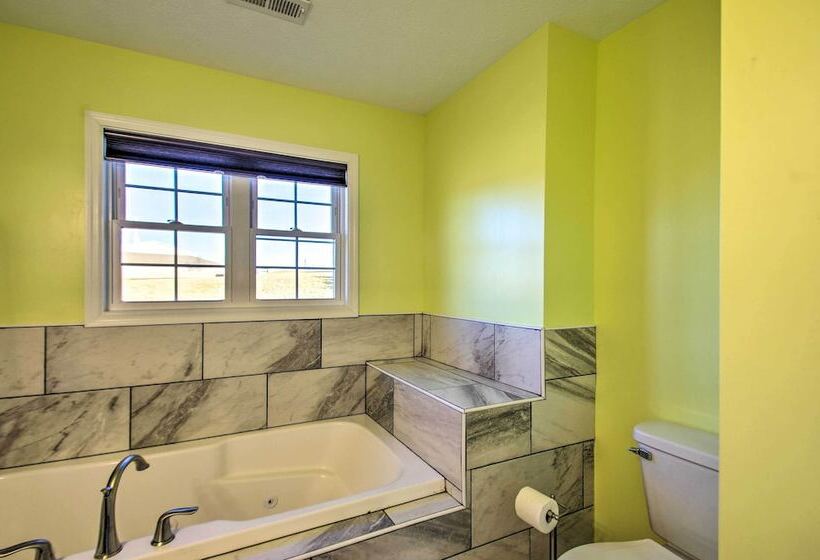 Harrisonburg Retreat W/ Hot Tub ~ 2 Mi To Jmu