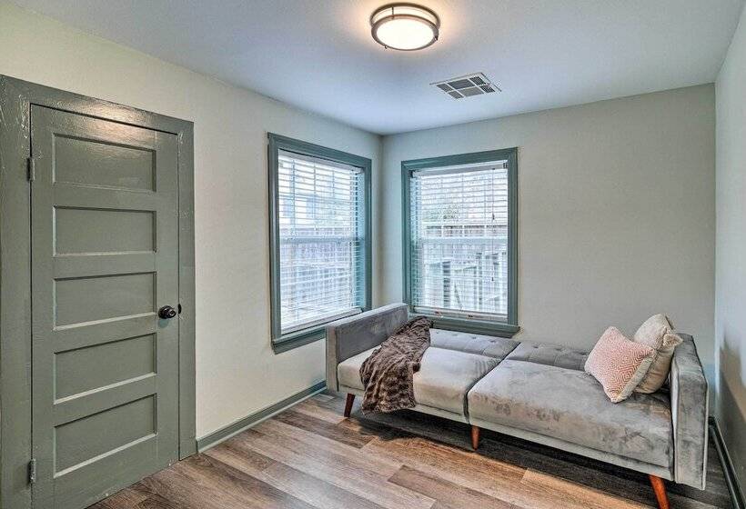 Houston Heights Bungalow   6 Mi To Downtown!