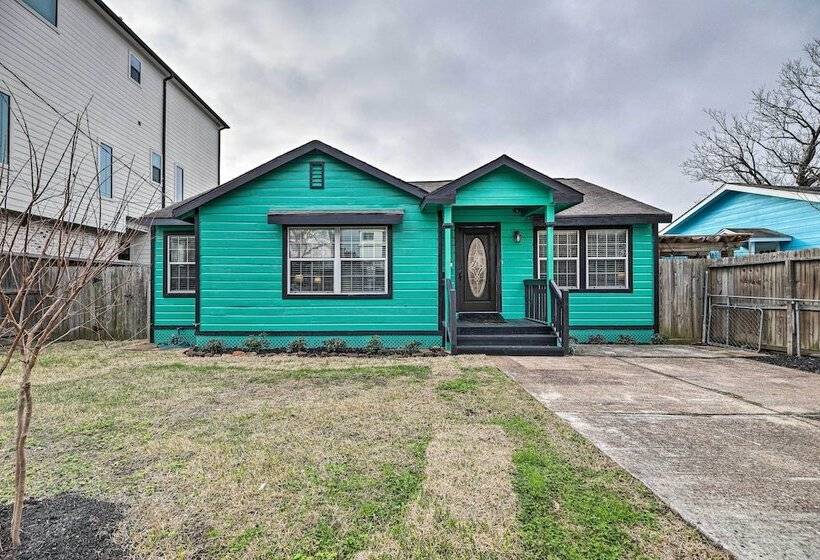 Houston Heights Bungalow   6 Mi To Downtown!