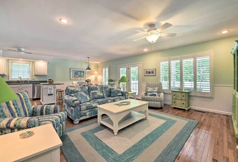 Lake Norman Retreat W/ Dock ~ 1 Mi To Marina!