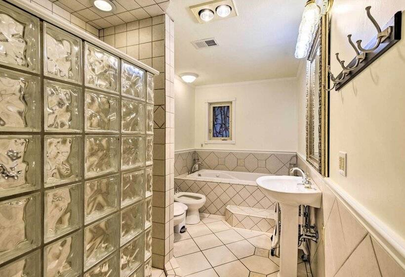 Private Beach & Dock: Home On Eagle Mountain Lake