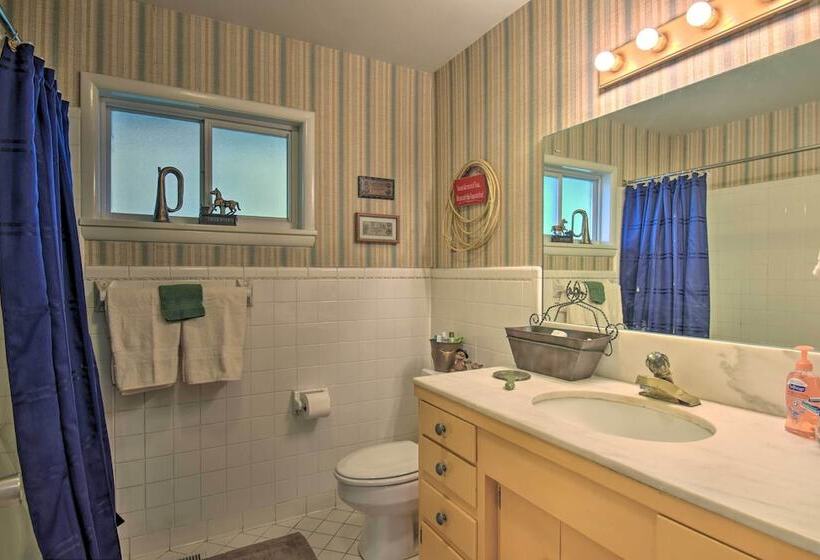 Updated Deck & Dock: Lakefront Home In Hot Springs