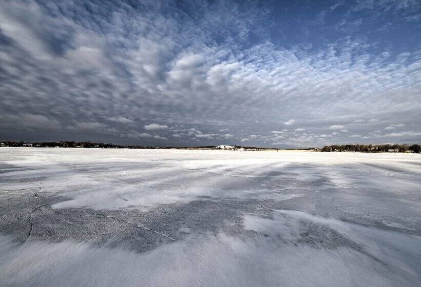 Lakeview 10 Acre Kimball Cabin W/ Private Beach!
