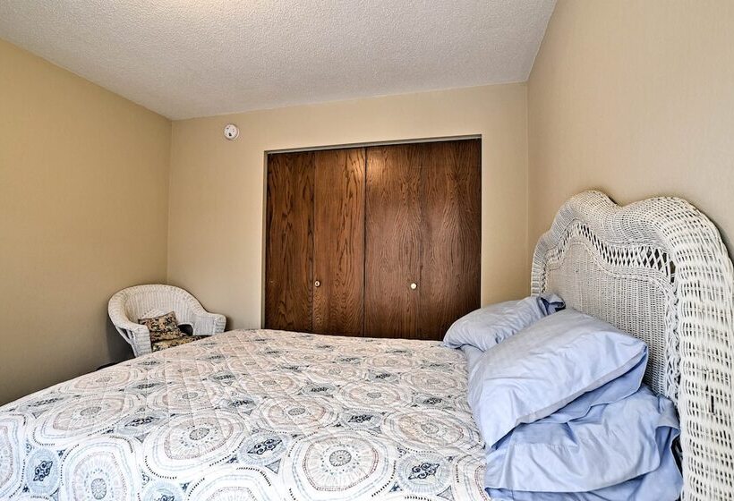 Lakeview 10 Acre Kimball Cabin W/ Private Beach!