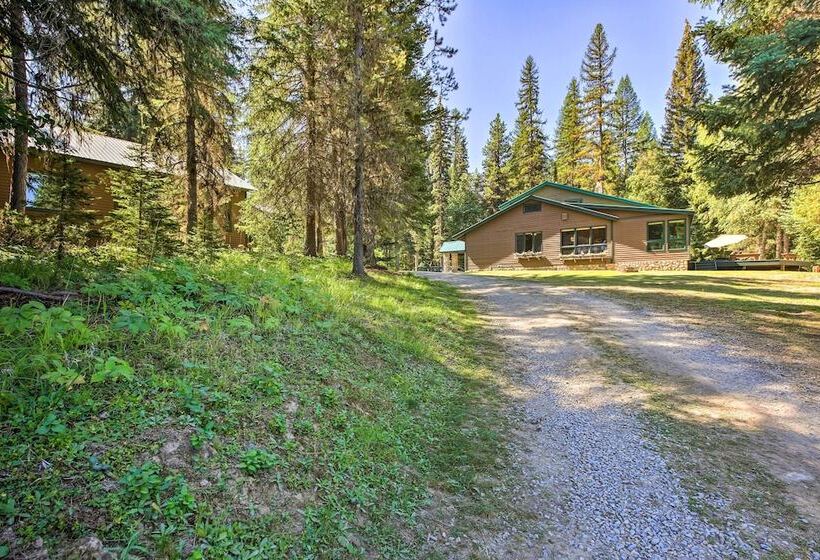 Loose Moose Lodge    31 Acres On Yaak River!