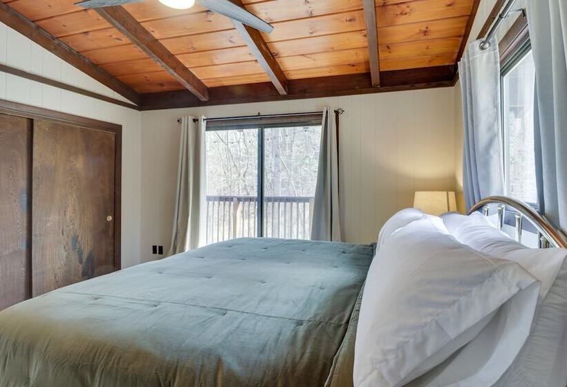 Mcgaheysville Vacation Rental: Yard & Fire Pit!