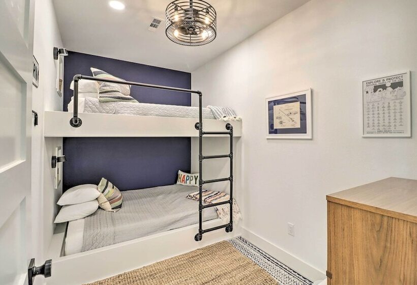 Modern Norfork House W/ Patio On White River!