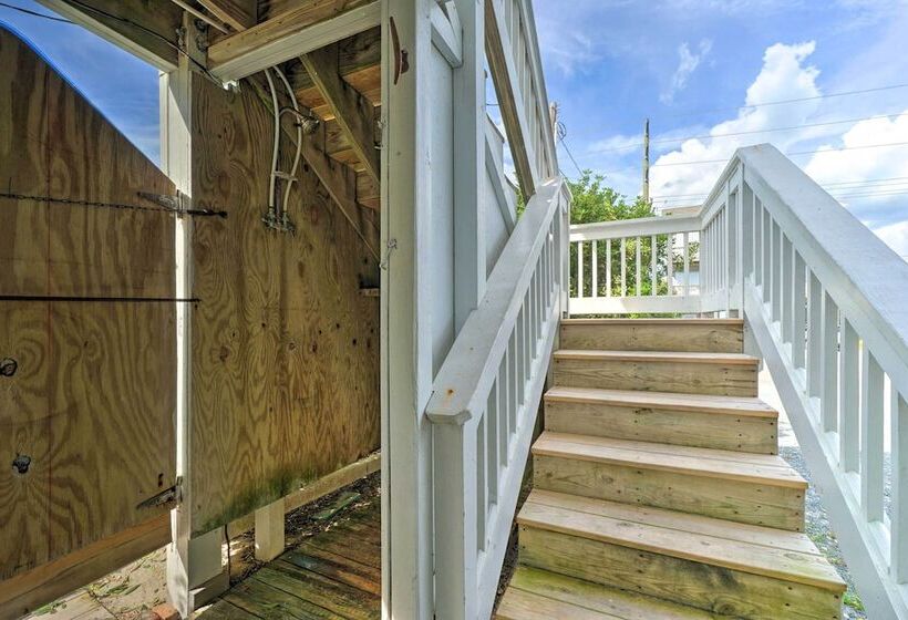 Peaceful  Cottage By The Sea  Oceanfront Home!
