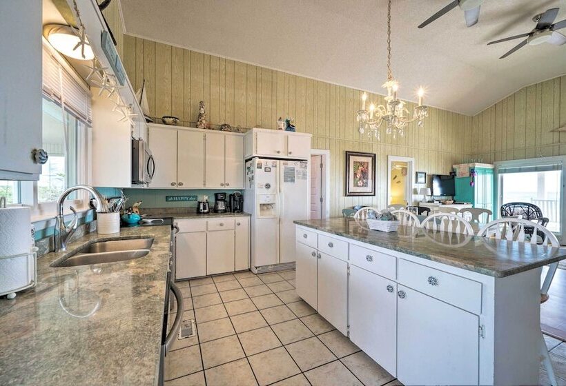 Peaceful  Cottage By The Sea  Oceanfront Home!