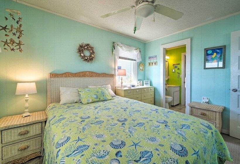 Peaceful  Cottage By The Sea  Oceanfront Home!