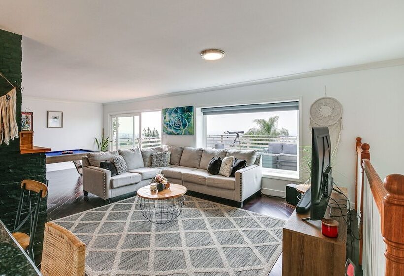 Bright Whittier Home W/ Pool Table + Spacious Deck
