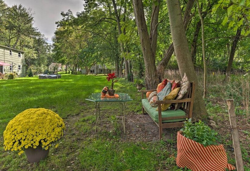 Pittsford Trolley Home   Near Erie Canal!