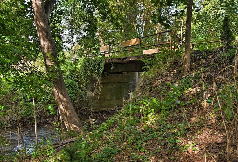 Pittsford Trolley Home   Near Erie Canal!