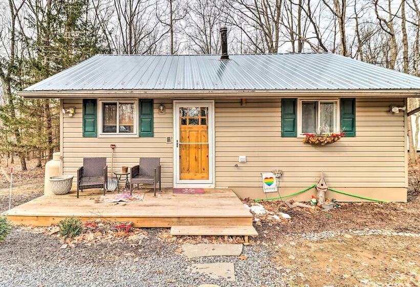 Pocono Home W/ Fire Pit: 1 Mi To State Forest!