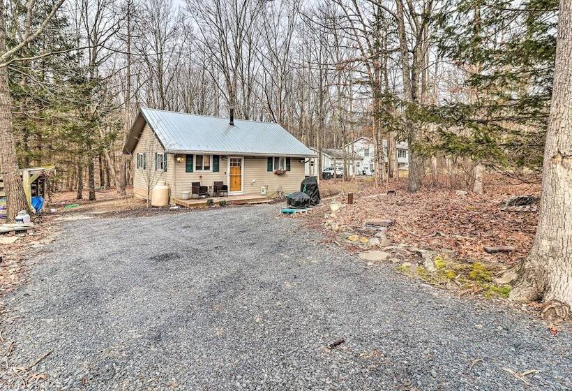 Pocono Home W/ Fire Pit: 1 Mi To State Forest!