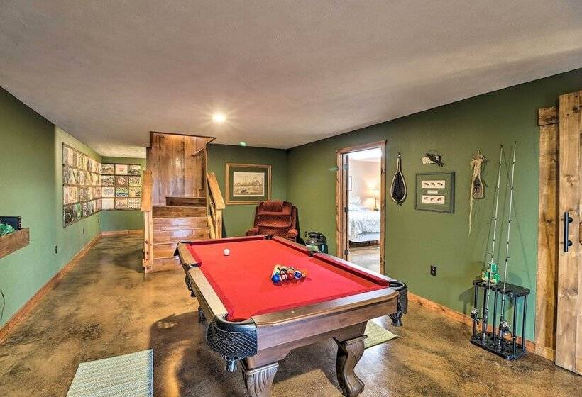 Quiet + Rustic Cabin With Fire Pit On 20 Acres!