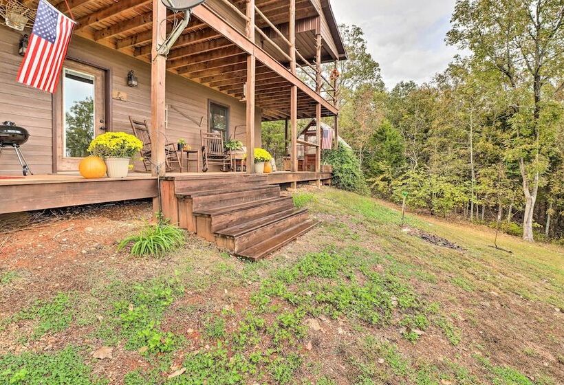 Quiet + Rustic Cabin With Fire Pit On 20 Acres!