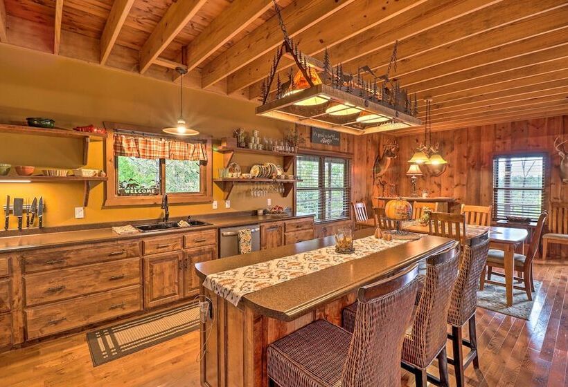 Quiet + Rustic Cabin With Fire Pit On 20 Acres!