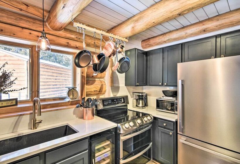 Remodeled Fairplay Log Cabin W/ Sauna + Loft!