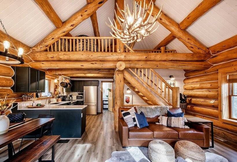 Remodeled Fairplay Log Cabin W/ Sauna + Loft!