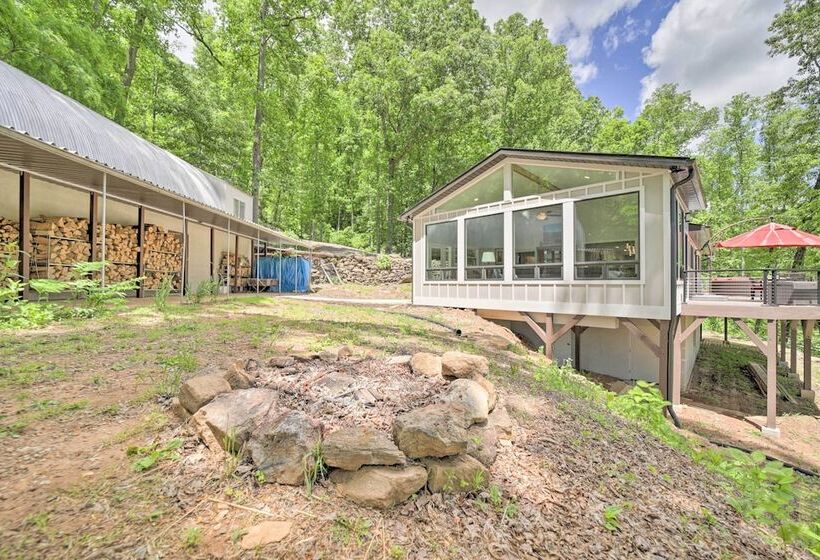 Remote Smoky Mtn Escape W/ Views & Trail Access!
