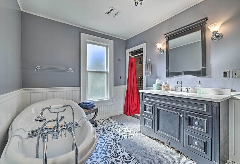 Restored Victorian Home   Walk To Downtown Hawley!