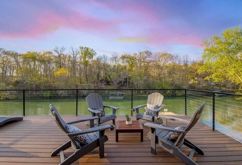 Riverfront Heber Springs Home With Dock & Slip!
