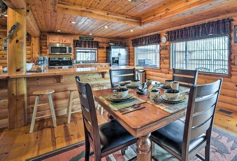 Rustic Cabin In Roaring River State Park!