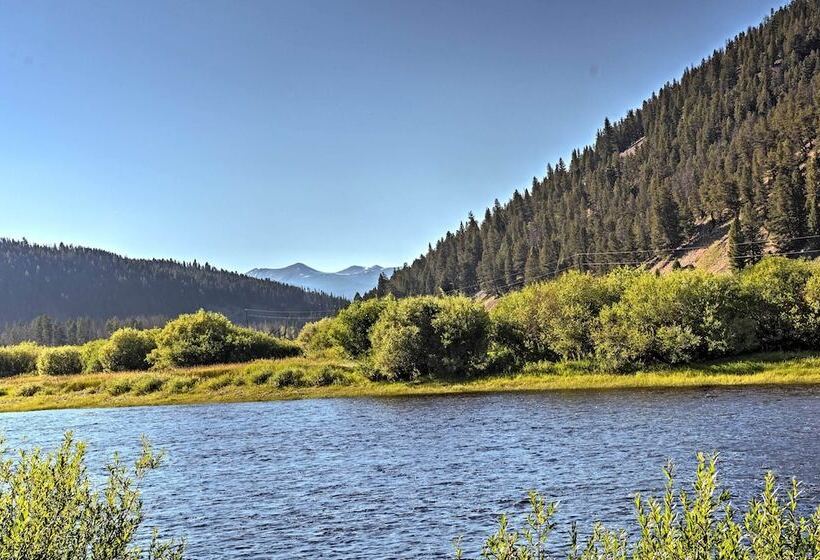 Sasquatch Inn  Retreat Near Fishing & Hunting!