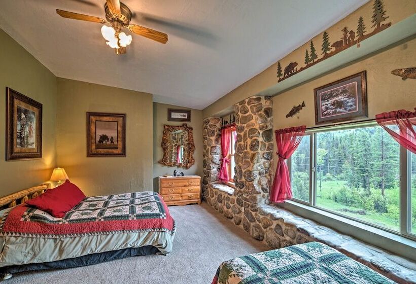 Sasquatch Inn  Retreat Near Fishing & Hunting!