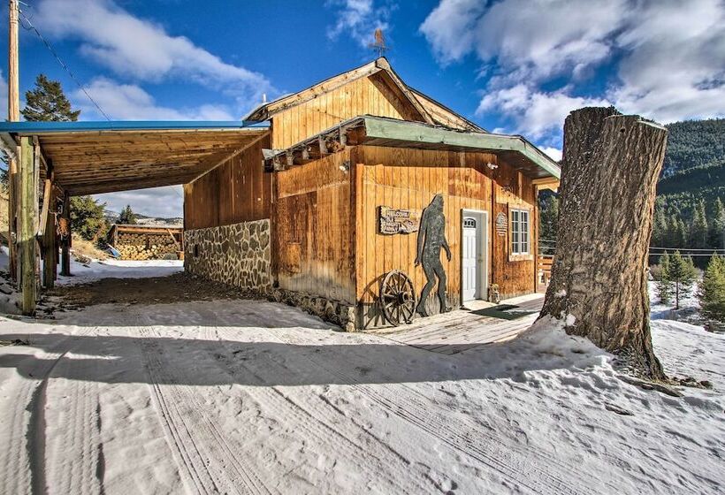 Sasquatch Inn  Retreat Near Fishing & Hunting!