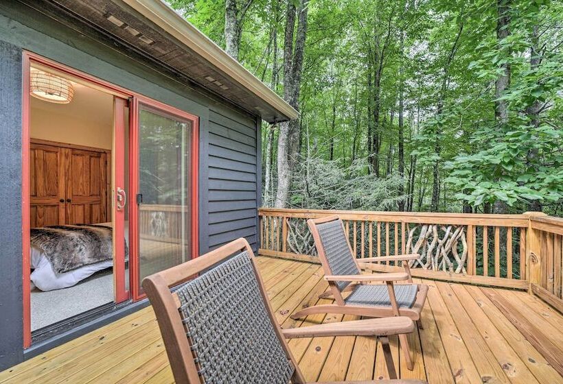Secluded Sapphire Chalet W/ Game Room + Decks