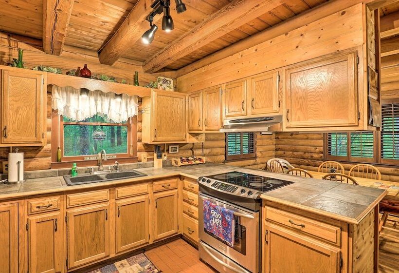 Serene Brevard Cabin ~ 7 Miles To State Forest!