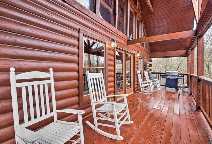 Rustic Sevierville Cabin: Private Hot Tub & Games!