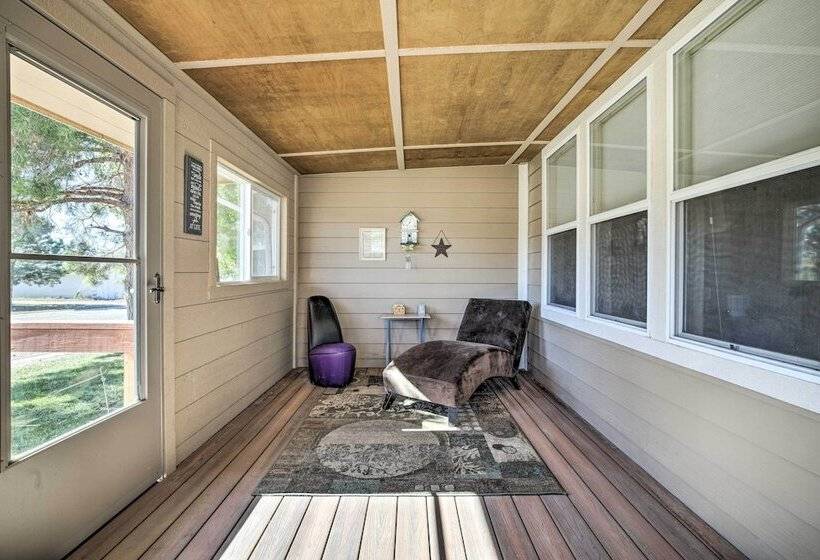 Spacious Glendo House   1 Mi To State Park!