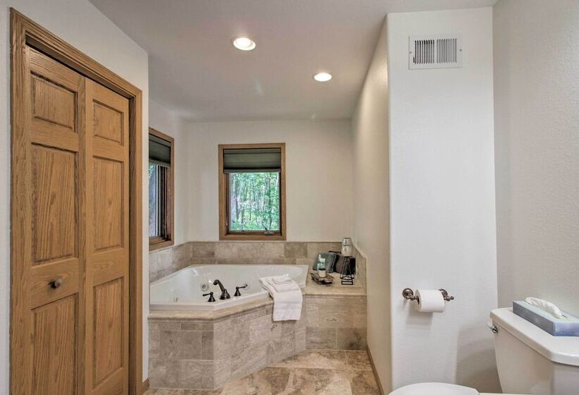 Spacious Verndale Home W/ Backyard Fire Pit!